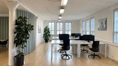 8 møblerede kontorpladser i Klosterport! 8 møblerede kontorpladser i Klosterport!