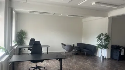 Rummeligt og lyst delekontor med mange fordele